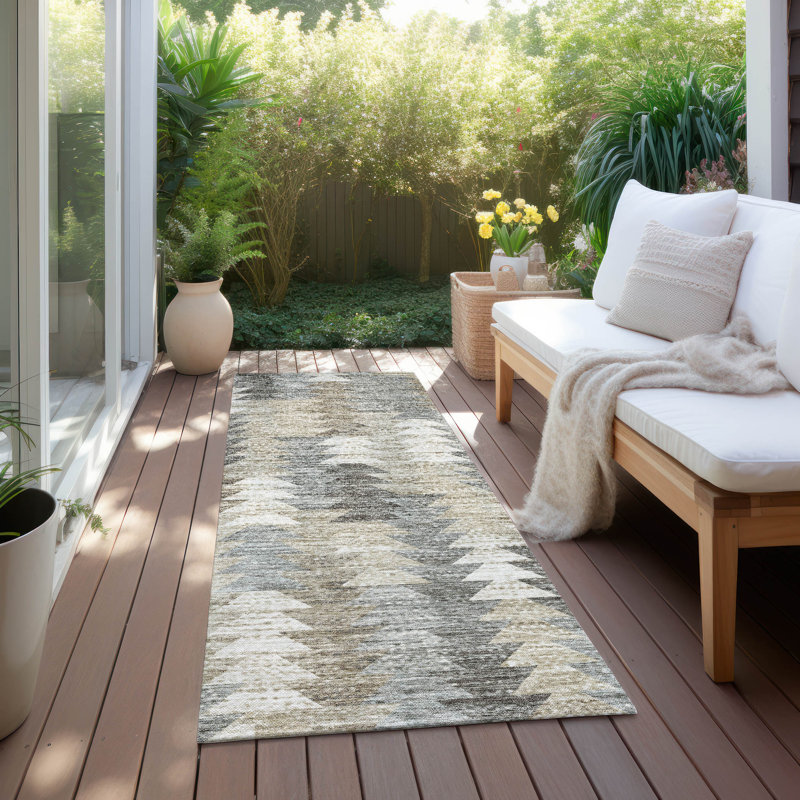 Tapis intérieur / extérieur en polyester tissé à la machine Smeraldo, Tapis de couloir 2 pi 3 po x 7 pi 6 po