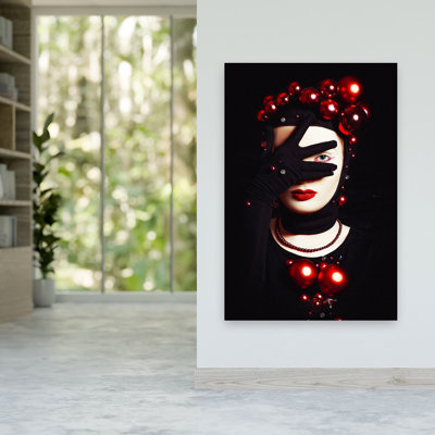«Dramatic Red Bauble Portrait», reproduction d'art murale contemporaine