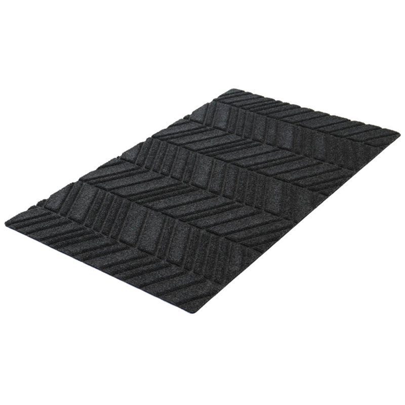 Graphite Recycled Polyester Chevron Doormat 21.5 x 35 Inches