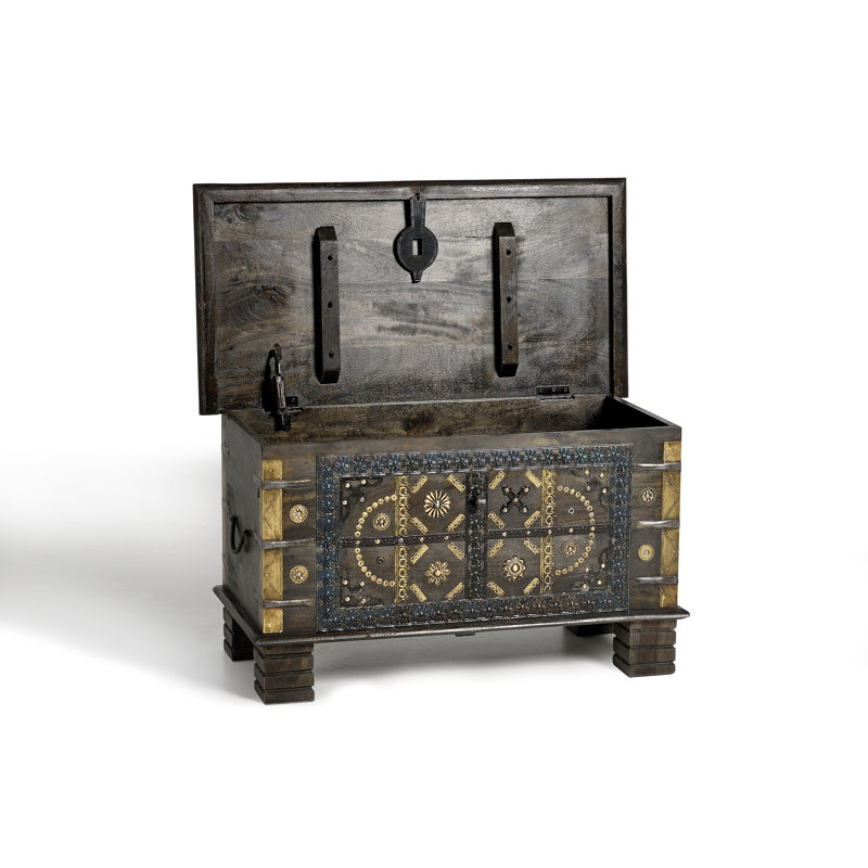 Coderre Blanket Chest