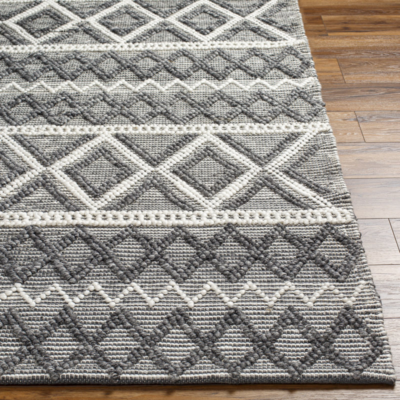 Bhrianne Geometric Handmade Flatweave Recycled P.E.T. Area Rug in Gray/White, Runner 2'6" x 8'