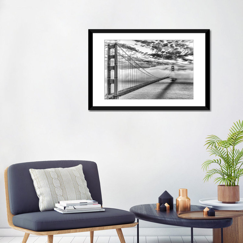 «Evening Commute», reproduction de photo sur toile, H 24 po x l 32 po x P 1 po, Papier d'art encadré noir, Blanc
