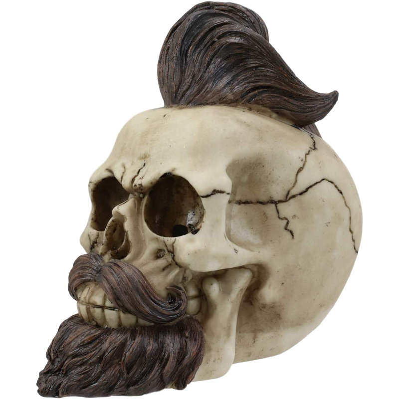 Crâne à poils et barbu