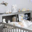 Lit simple gris avec rangement pour tête de lit et garde-corps fonctionnels - Taille élégante, pratique et efficace-680396709