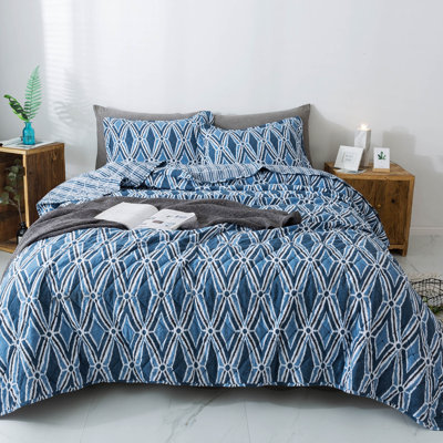 Polyester Geometric Shapes Quilt