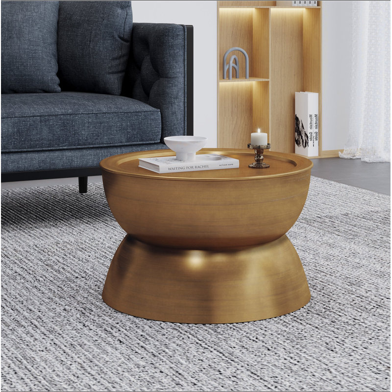 Table basse en métal martelé, Gold