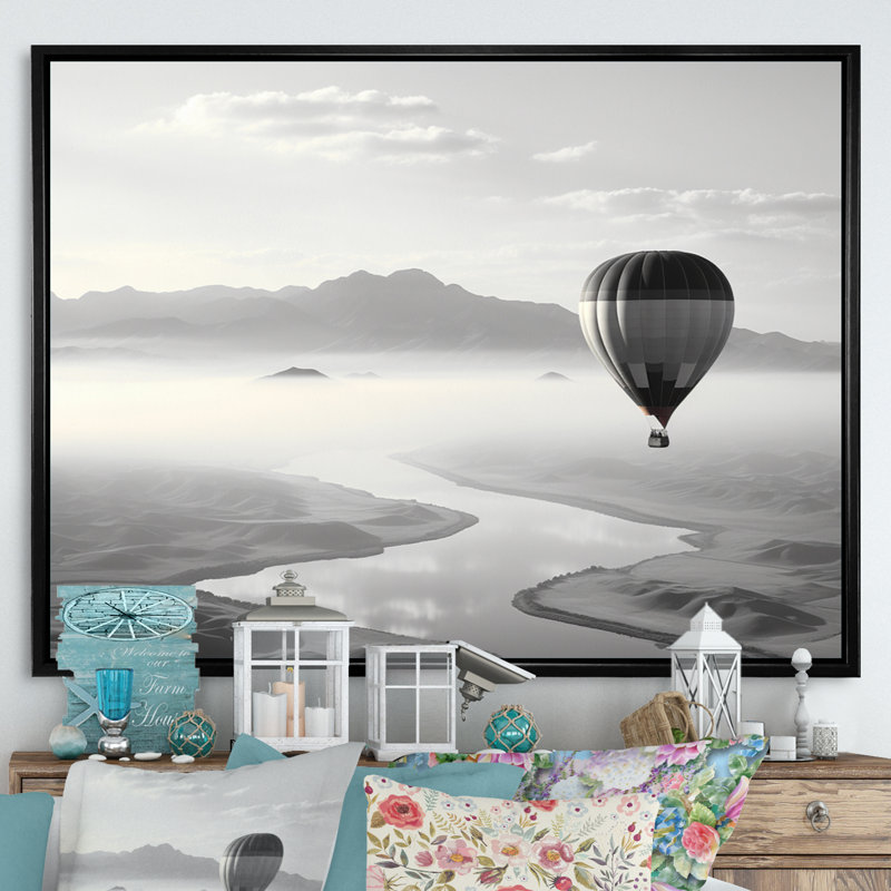 Montgolfière grise sur fond monochrome, Cadre flottant noir, H 24 po x l 32 po x P 1 po