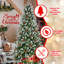 Arbre de Noël avec 747 pointes, baies rouges et pommes de pin-344738732