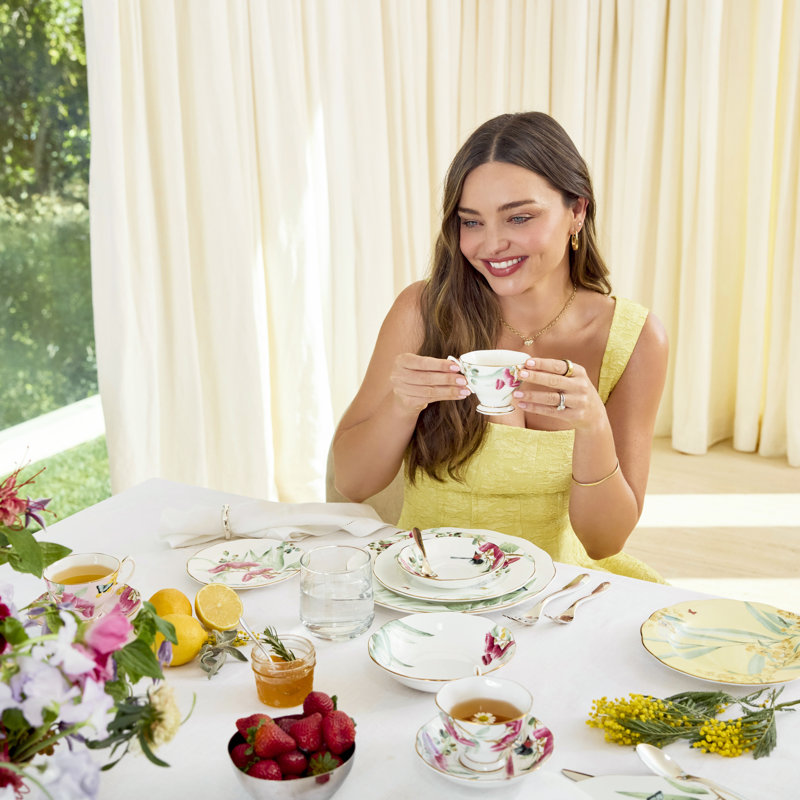 Ensemble de 3 tasses à thé, soucoupes et assiettes Royal Albert Miranda Kerr