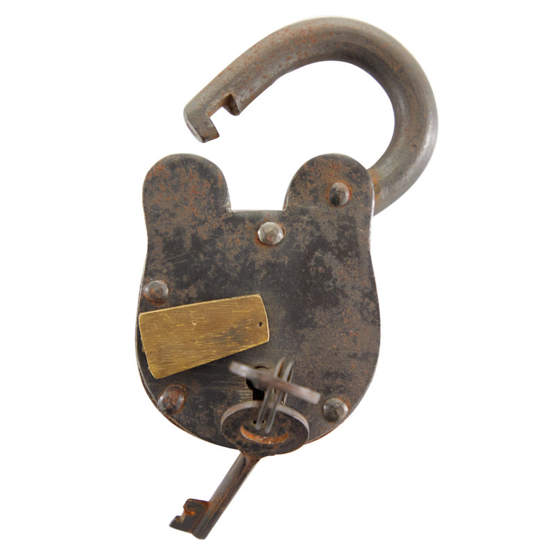 Dominick Lock And Key, 5" H x 3.75" W x 1" D, Distressed Gray