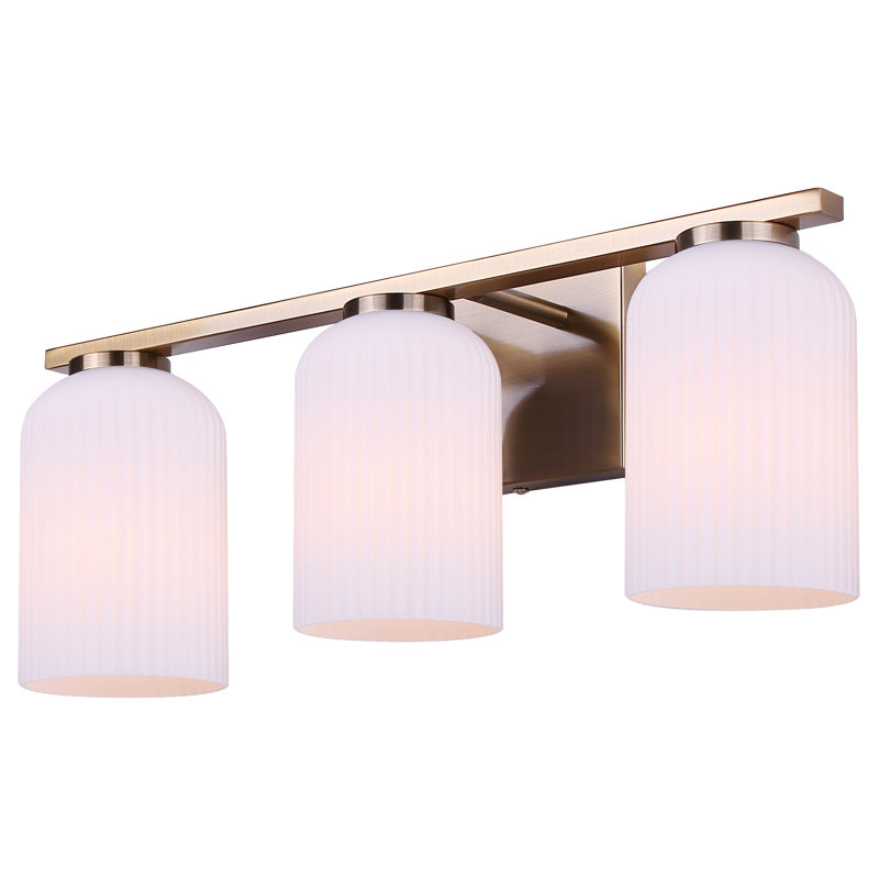 Éclairage pour meuble-lavabo Brunt, H 8,25 po x l 21 po x P 7 po, Doré, Trois lumières