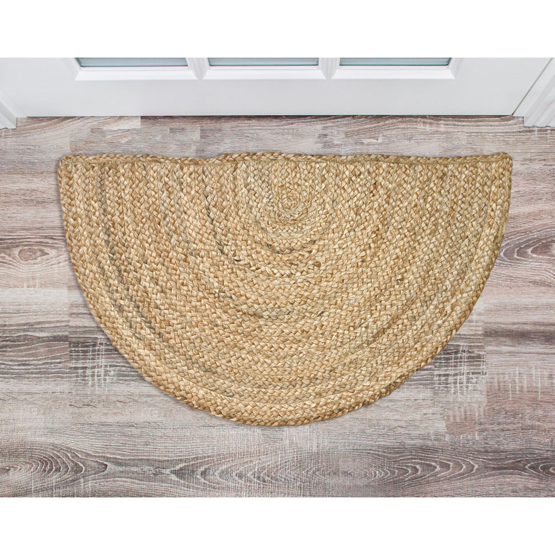 Indoor / Outdoor Rug, Half-circle 1'6" x 2'6"