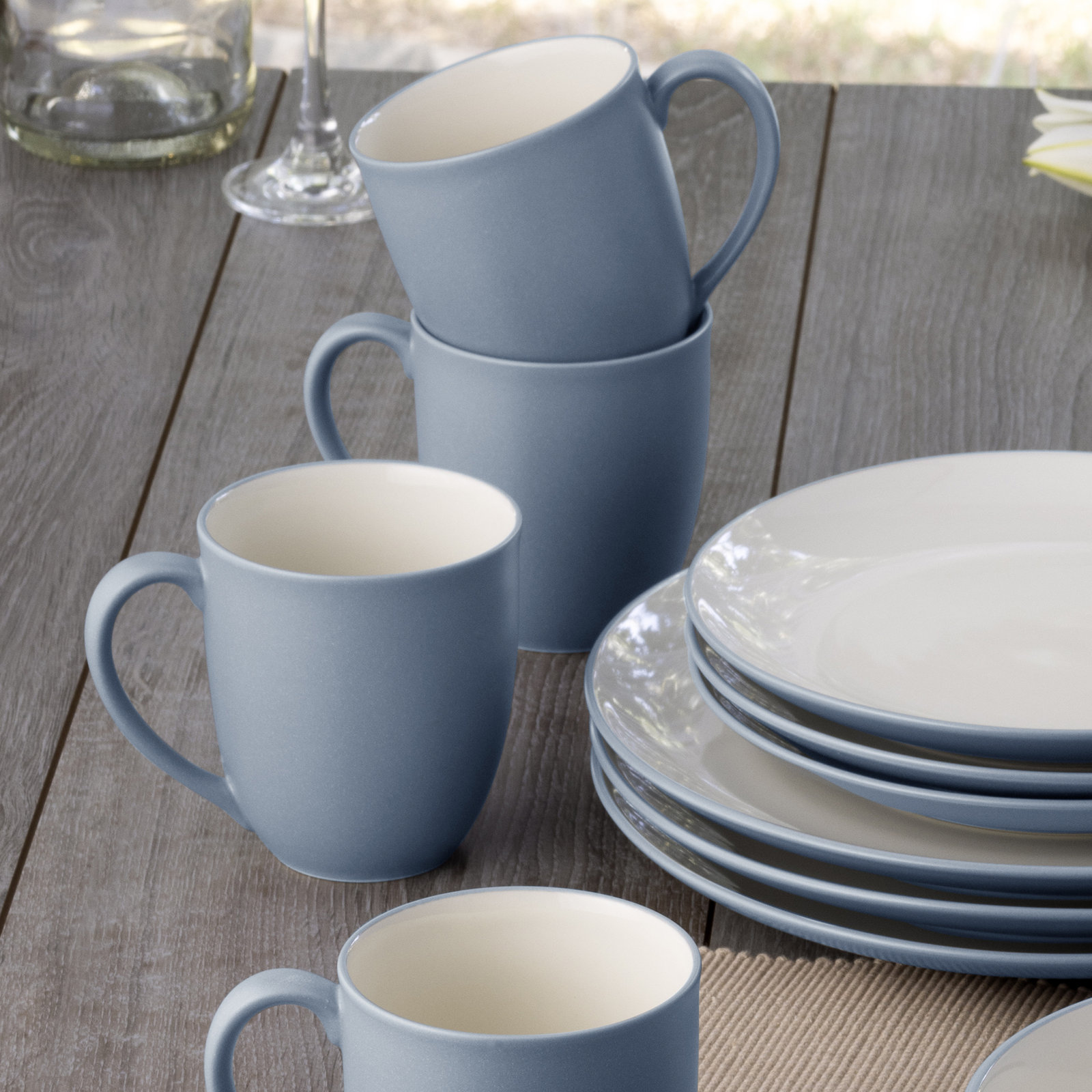 Noritake Colorwave 16-Piece Coupe Dinnerware Set, Service for 4, Ice