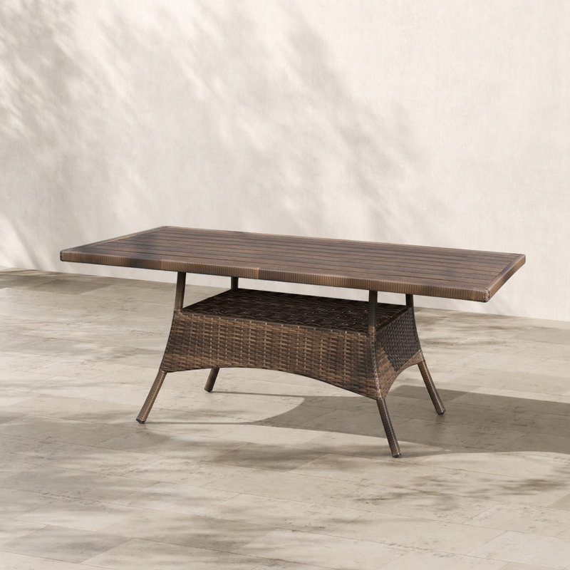 Table de salle à manger d'extérieur en osier