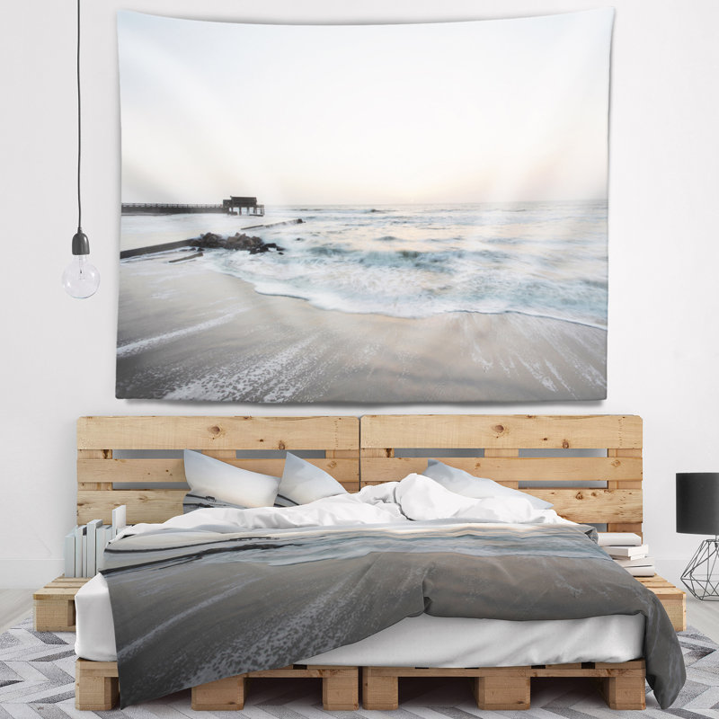 Plage bleu serene avec tapisserie soleil blanc, H 32 po x l 39 po
