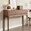 Console à trois tiroirs en bois massif brun cannelé-316299755