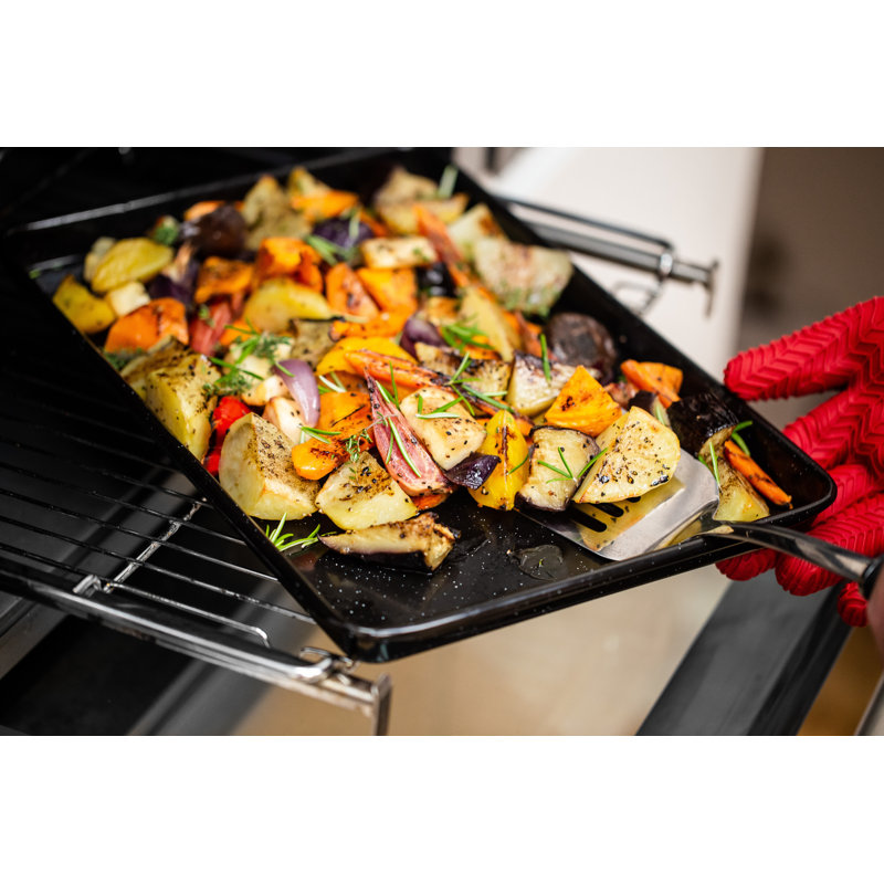 MasterClass Vitreous Enamel Baking Tray, 24 cm H x 18 W cm x 1 D cm