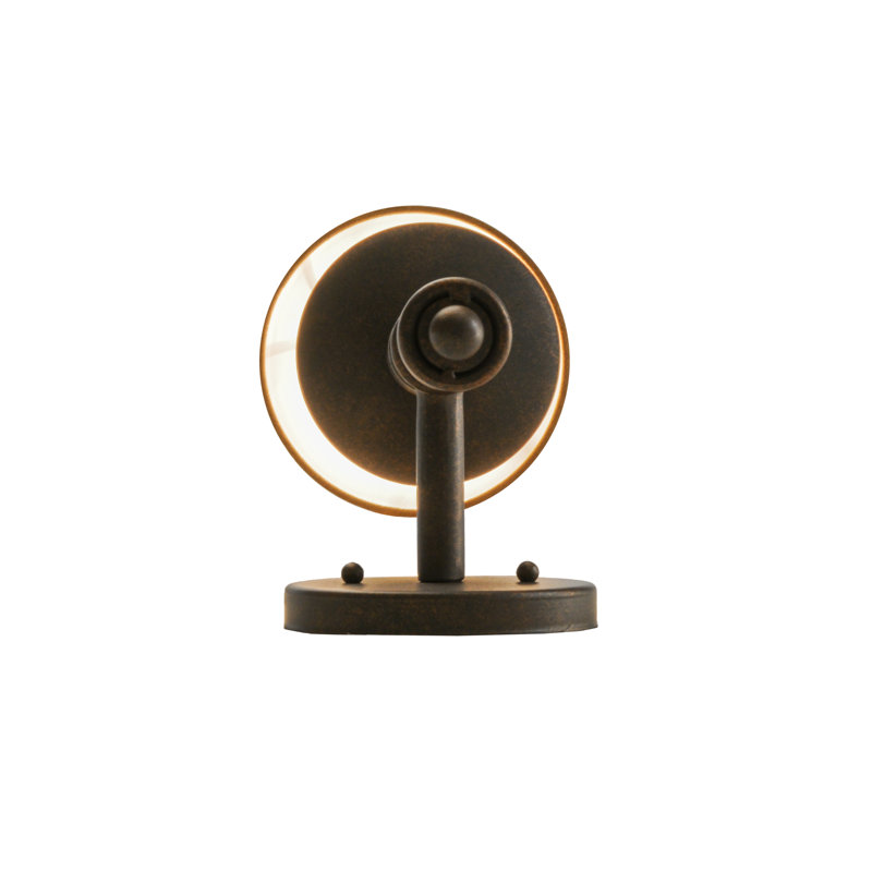Amada 1 - Light Wallchiere