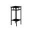 Table d'appoint carrée en métal noir. Conception moderne pour chambre. Piètement. Table d'appoint polyvalente avec rangement pour salon. Rangement stratifié. Chambre et maison. Construction. Maison