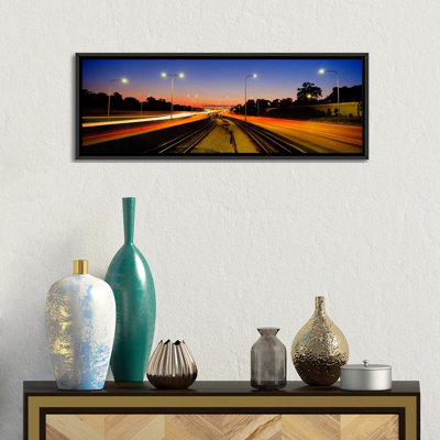 «Mass Transit Tracks in Kennedy Expressway, Chicago, Illinois», reproduction de photo sur toile