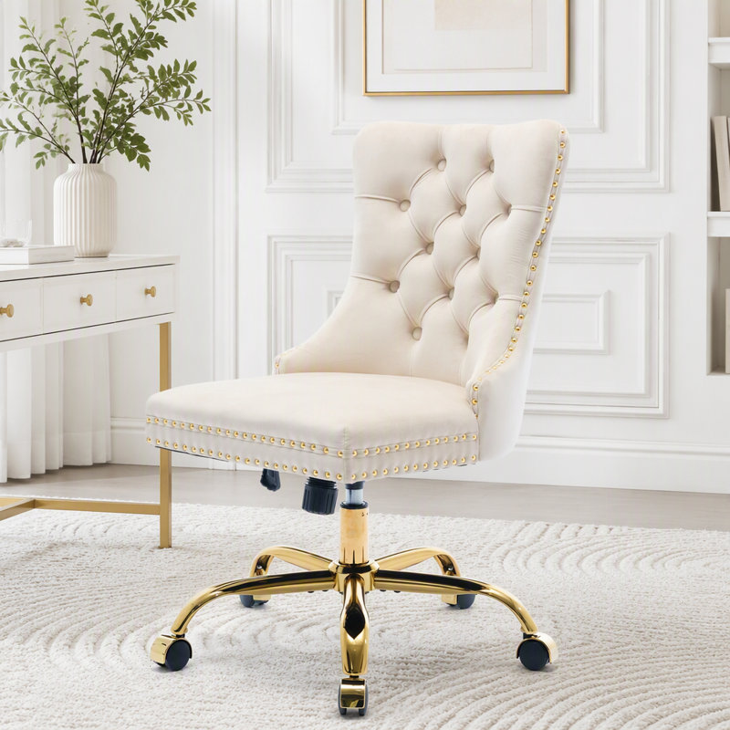 Chaise de bureau en velours de luxe avec base dorée et capitonnage à losanges, Beige