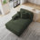 Chaise longue moderne rembourrée avec deux coussins et pieds en bois massif l 42,2 po Yalisa