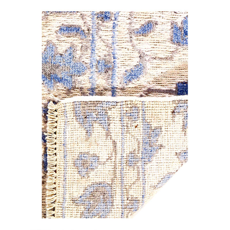 Tapis argenté à motif de poils et de boucles de 1,3 po x 1 pi 9 po