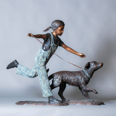 Statue bronze fille et chien qui court