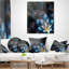 Fleur bleue avec détails dorés - coussin à imprimé floral-29292115-29292119