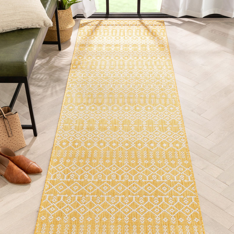 Tapis intérieur / extérieur jaune Marshanna, Tapis de couloir 2 pi 7 po x 9 pi 10 po