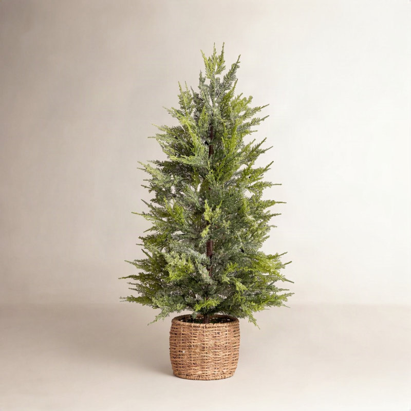 32 po Sapin de Noël artificiel pré-éclairé légèrement enneigé avec 30 lumières DEL blanc chaud dans un panier tressé décoratif