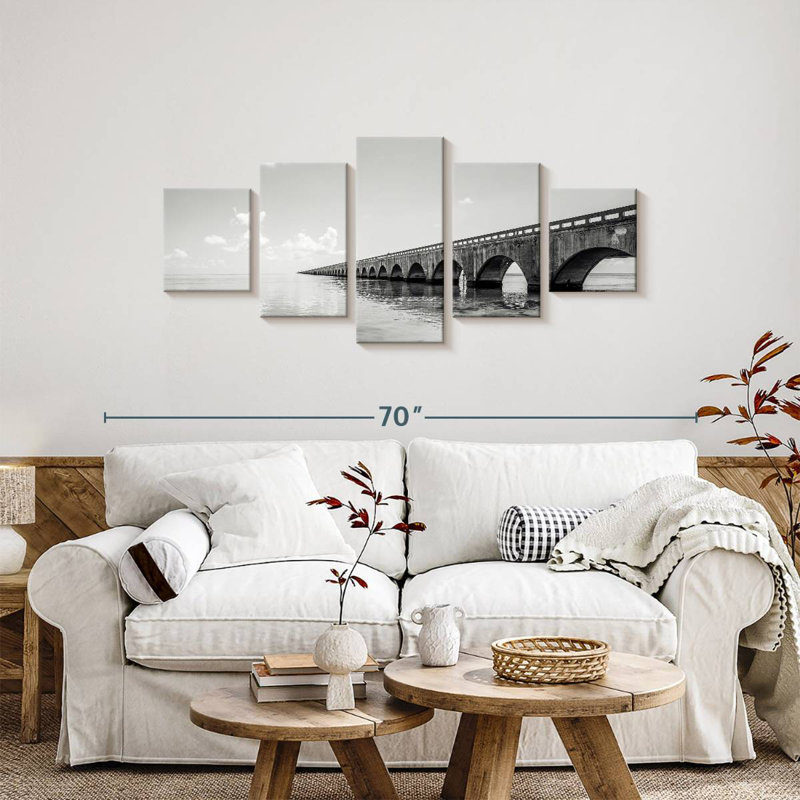 Pont sept-sept monochrome, H 24 po x l 55 po