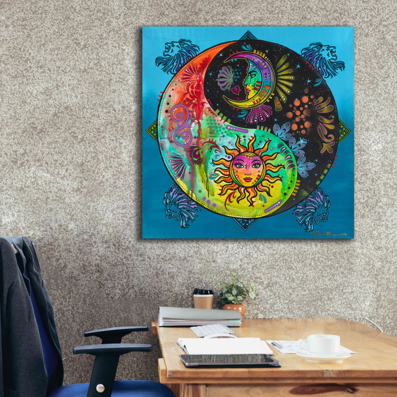 «Yin Yang Sun and Moon» par Dean Russo - peinture sur toile tendue, H 37 po x l 37 po x P 1,5 po