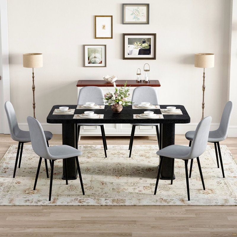 Ensemble de table et de chaises., 7 pièces : table, 6 chaises