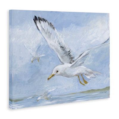 Art mural sur toile Scenic Seagulls Flying, conception par Susan Winget