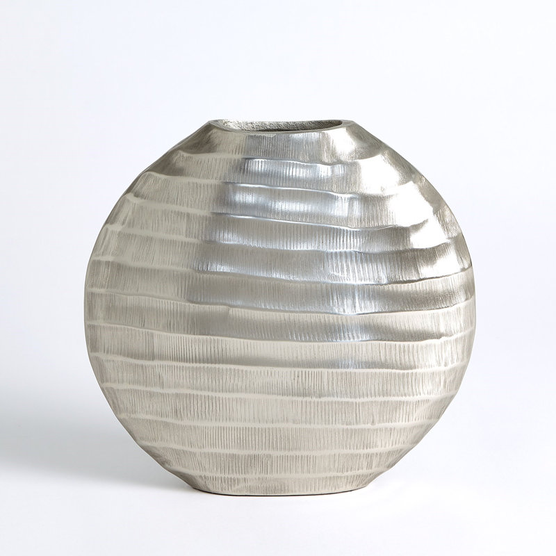 Vase de table en aluminium, Nickel antique, H 11 po x l 11,75 po x P 3,25 po