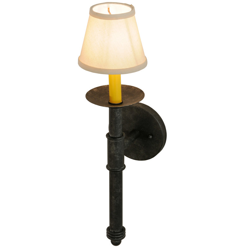 Amada 1 - Light Wallchiere