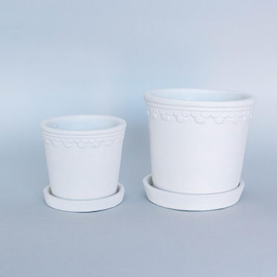 Set Of 2 Plain With Simple Patterned Rims And Saucers Flower Pots Planters