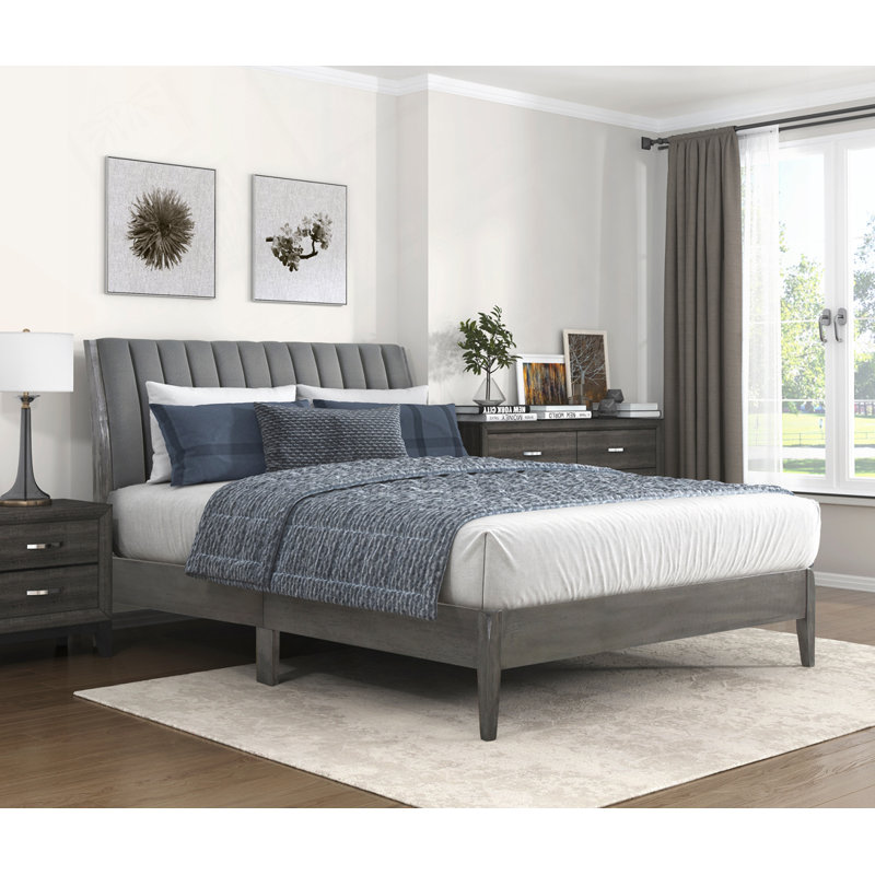 Grand lit plateforme de style moderne