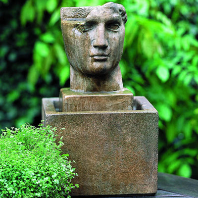 Renfri Concrete / Cement Fountain