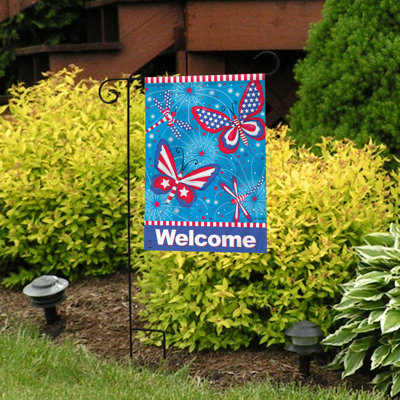 Drapeau de jardin patriotique des papillons américains