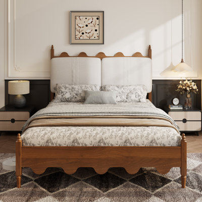 Base de lit tapissier grand format avec tête de lit festonnée, pieds en bois massif, support robuste, sans sommier, assemblage facile, noyer