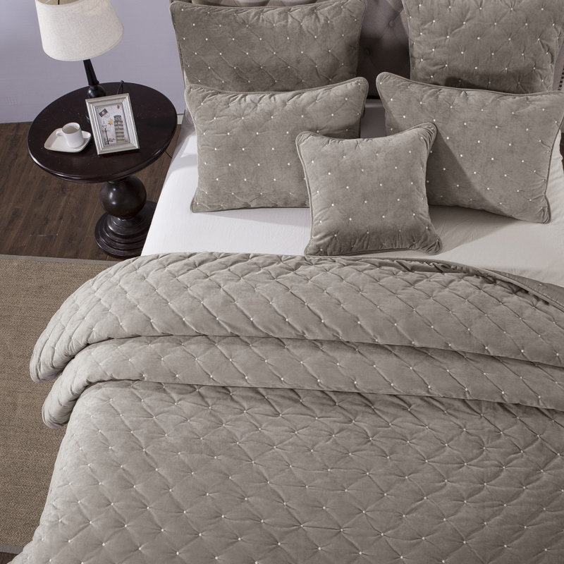 Ensemble de courtepointe Velvety Dreams, Courtepointe double et 2 taies décoratives standa, Brun