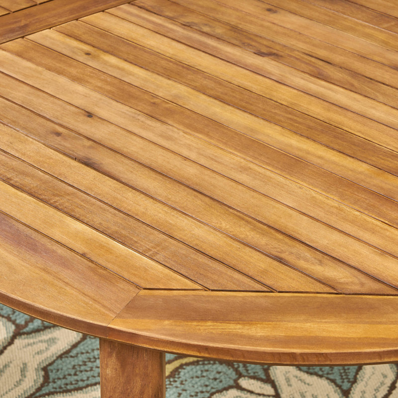 Table de salle à manger d'extérieur avec un savoir-faire et une durabilité exquis