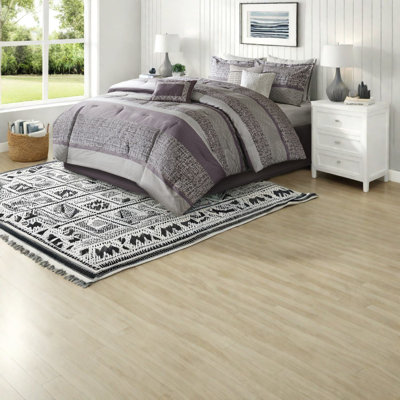 Luxurious Jacquard Bedding Sets, Polyester King, Transitional Style