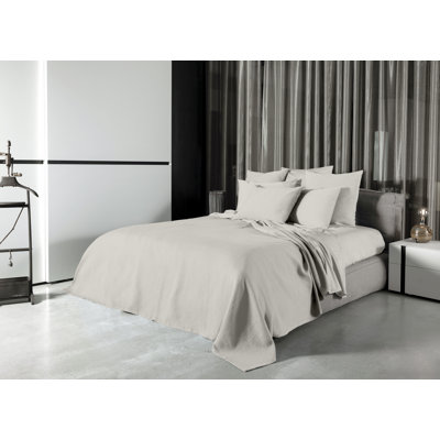 Olivia Coverlet
