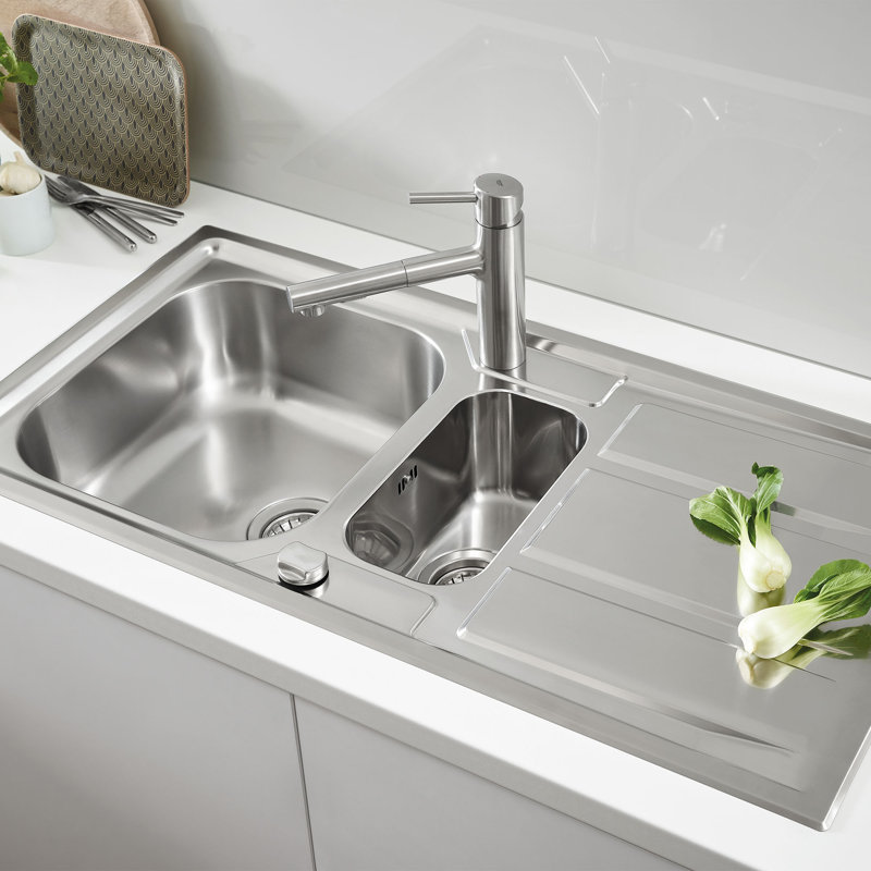 Concetto™ Pull Out Single Handle Kitchen Faucet, SuperSteel Infinity