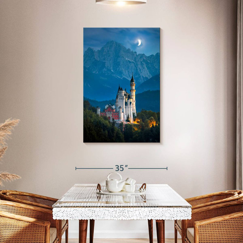 Château Lilie Neuschwanstein la nuit, H 45 po x l 30 po