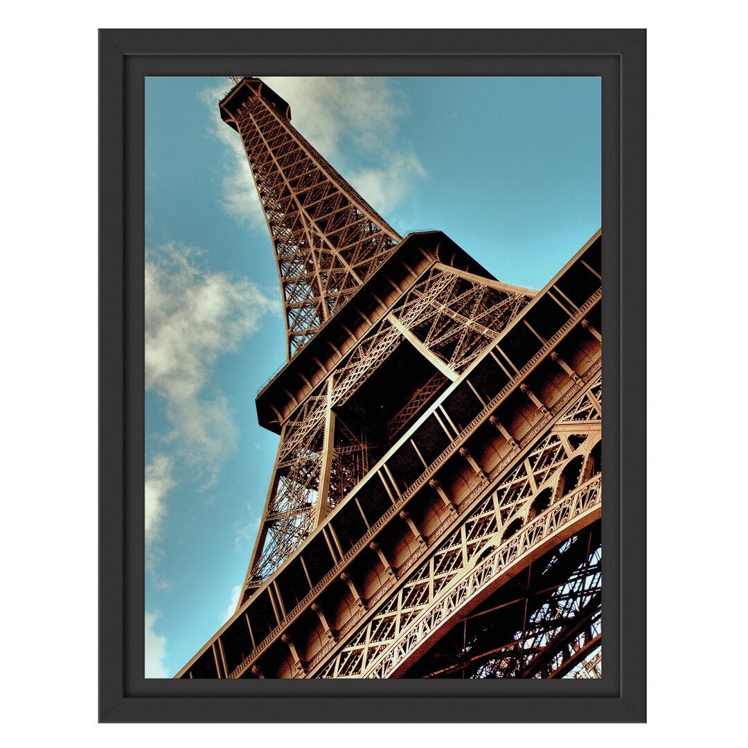 Gerahmter Fotodruck Gigantic Eiffel Tower in Paris