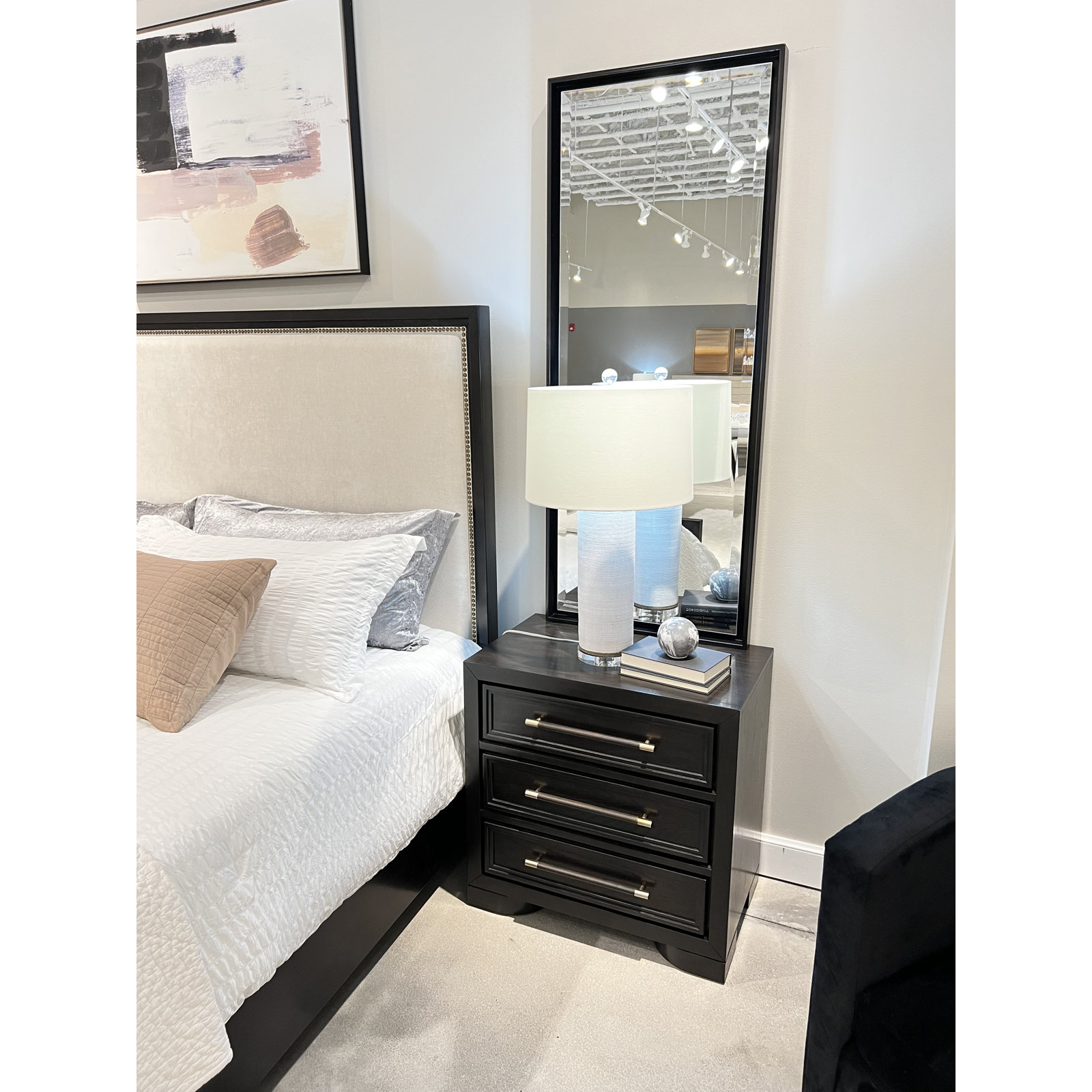 Nina 3-Drawer Oak Nightstand